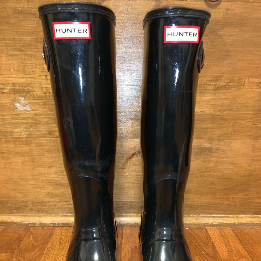 Women’s tall Hunter rain boots